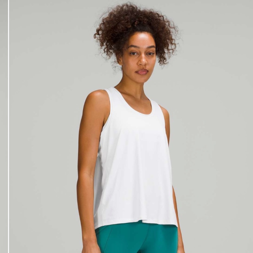 Lululemon white essential train tank NWT